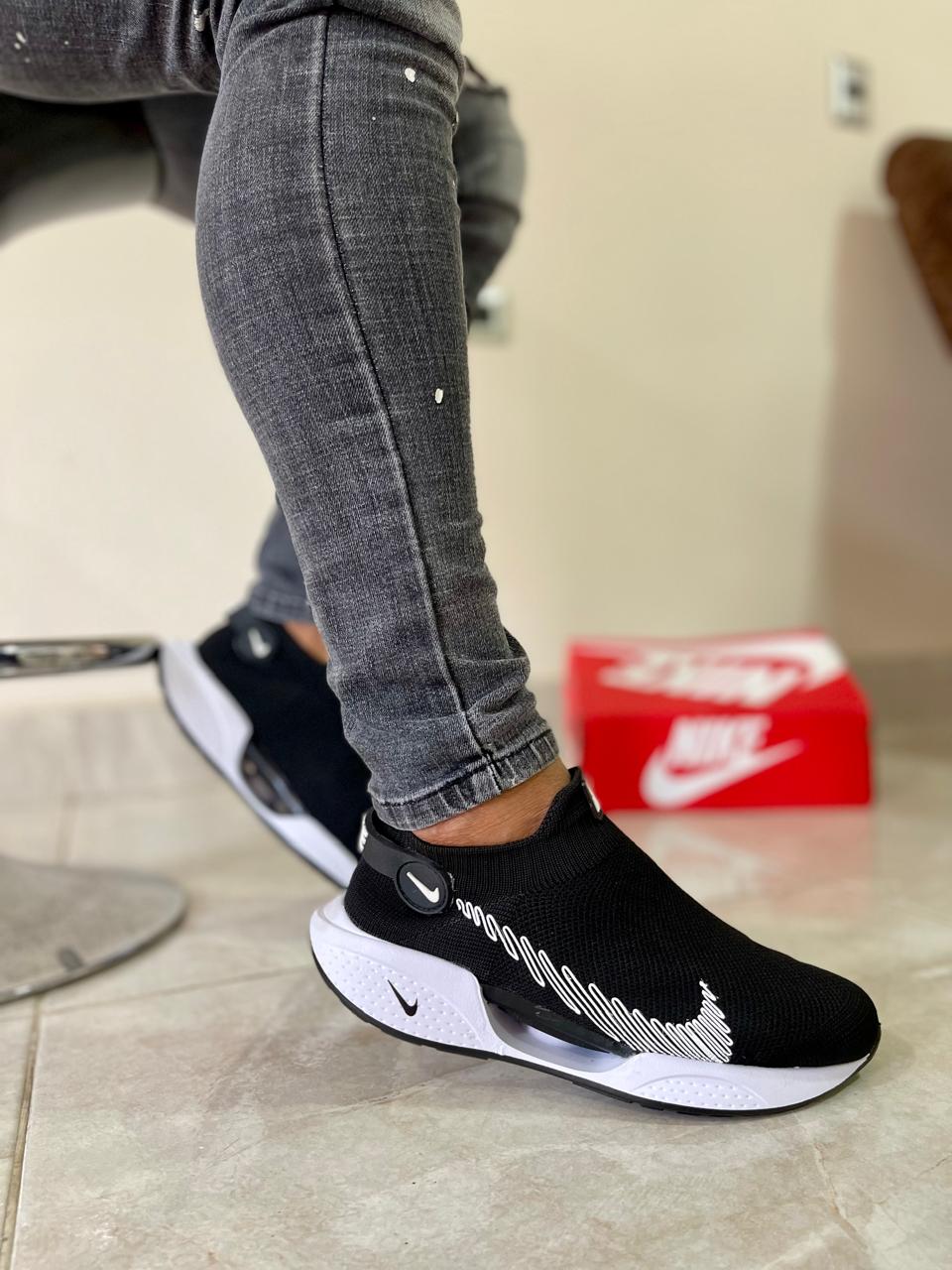 NIKE PRO